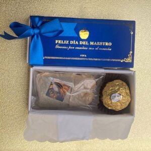 Souvenir de Ferrero Rocher con té